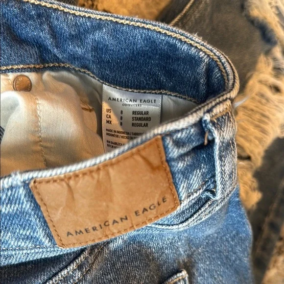 🛍️American Eagle Distressed Blue Jeans - Picture 6 of 9